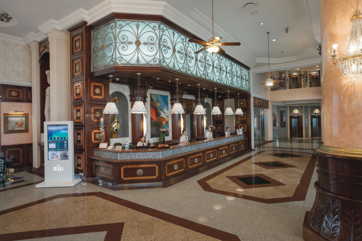 Riu-Palace-Las-Americas-All-Inclusive-Lobby-49