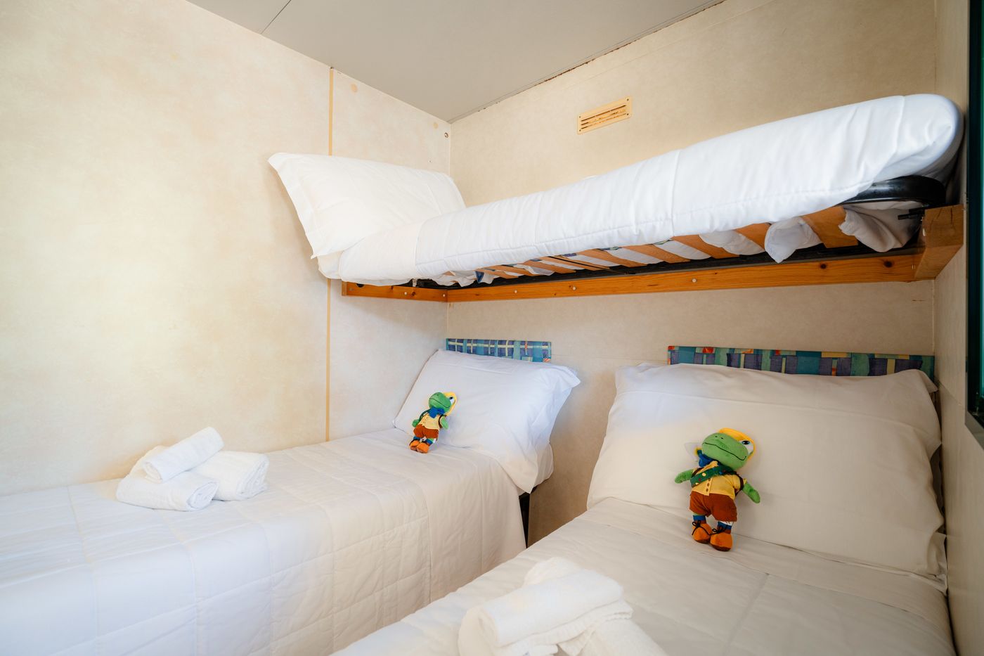 Club-del-Sole-Stork-Family-Collection-Room-39