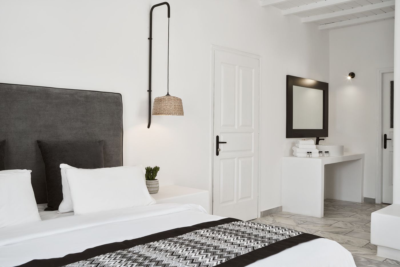Mr---Mrs-White-Mykonos-Room-34