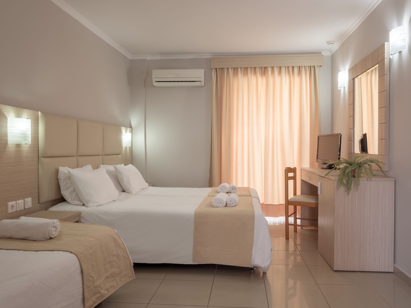 Tsilivi-Admiral-Room-9