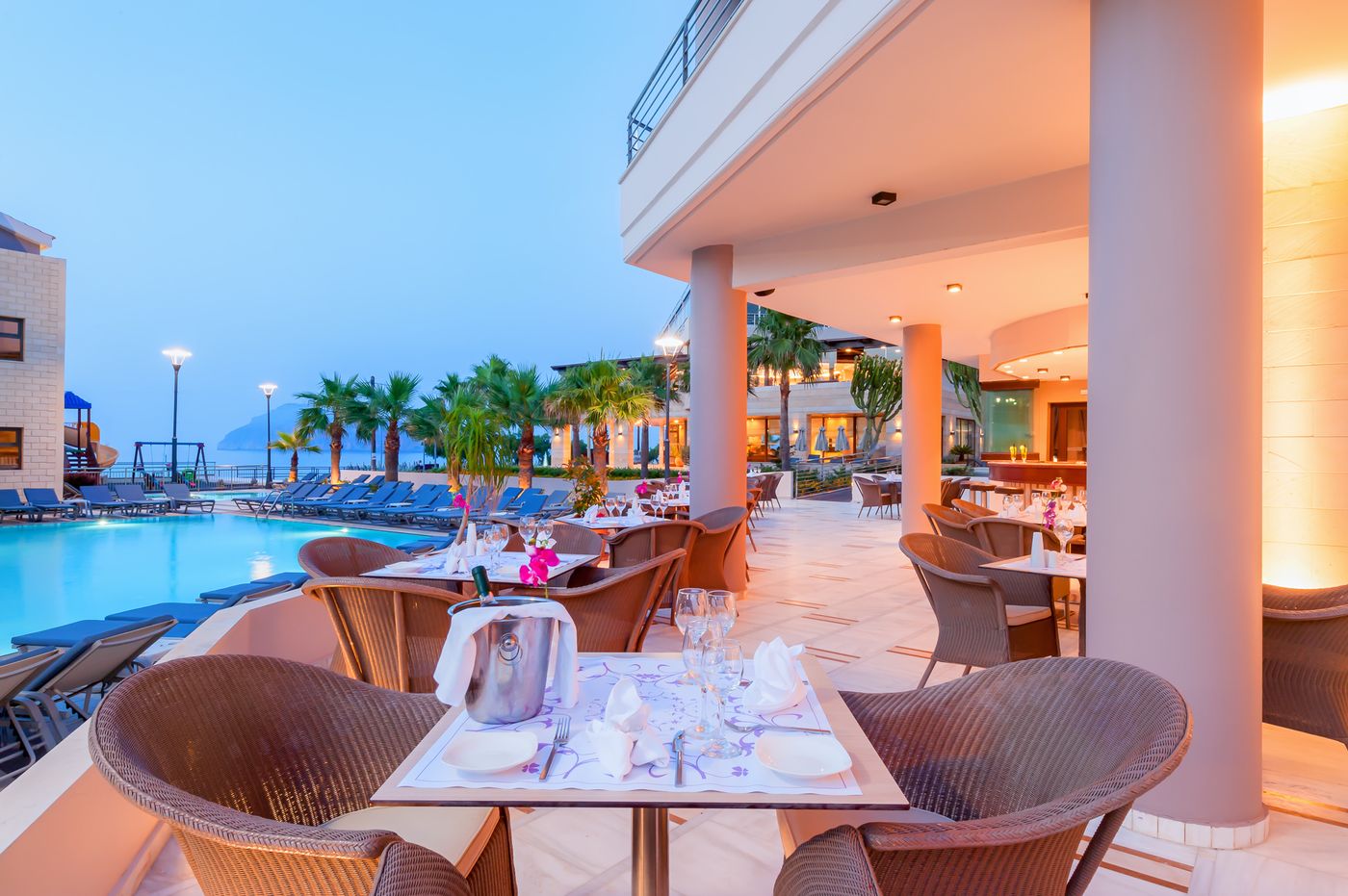 Porto-Platanias-Bar-11