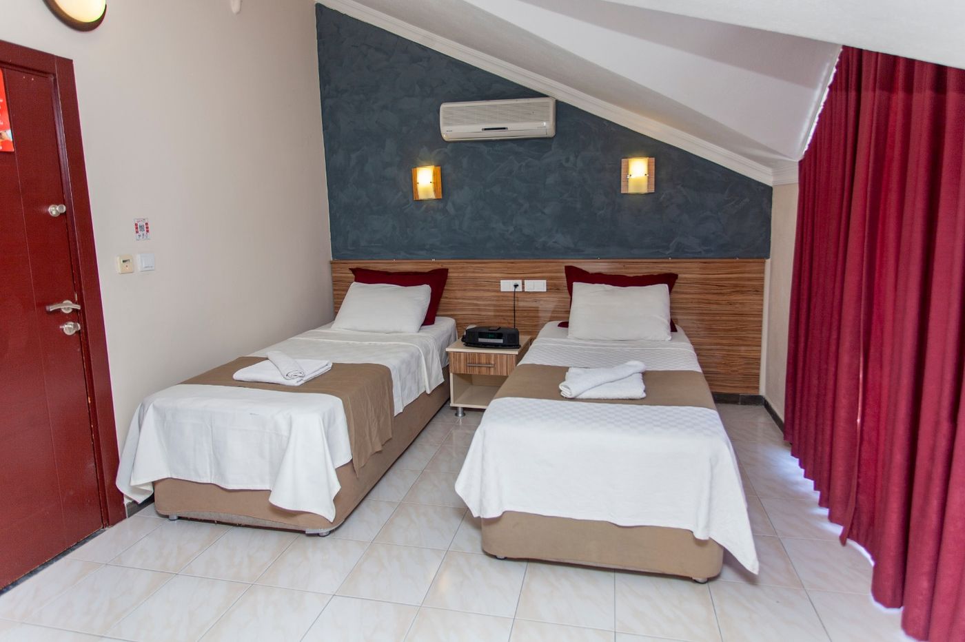 Club-Ako-Apart-Room-31