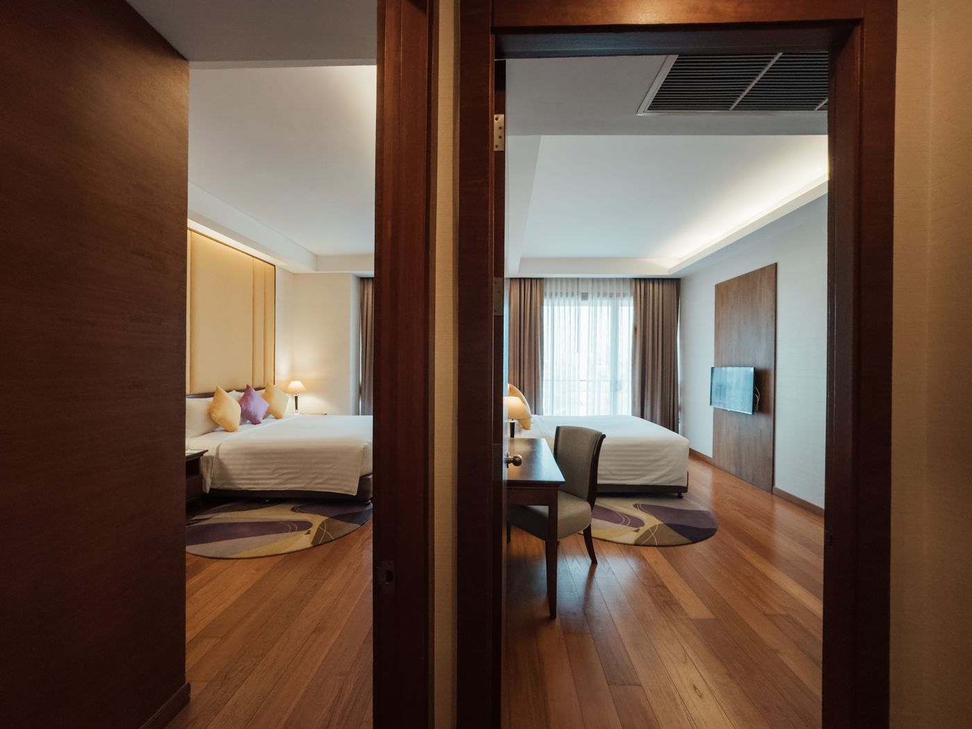 Column-Bangkok-Room-45