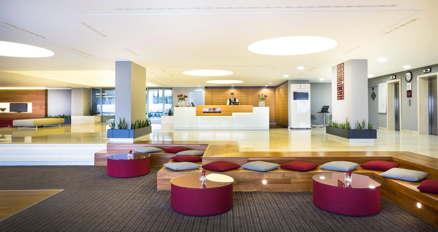 Remisens-Hotel-Excelsior-Lobby-29