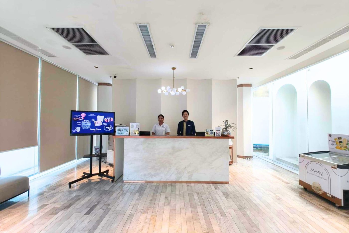 Away-Bangkok-Riverside-Kene-Lobby-17