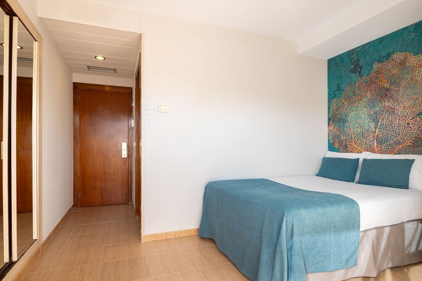 H-TOP-Amaika-Room-16