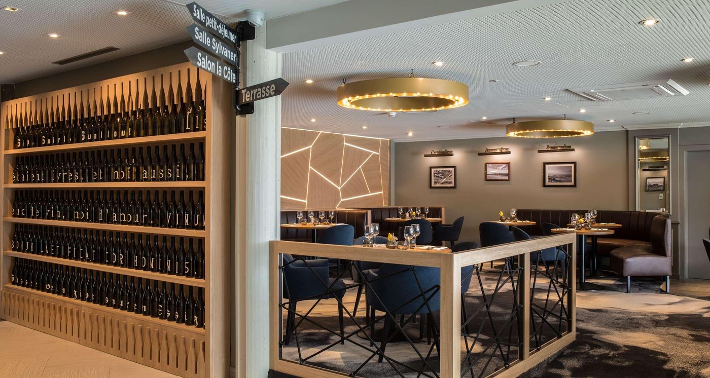 Hotel-Everness--Signature-Collection-Restaurant-12