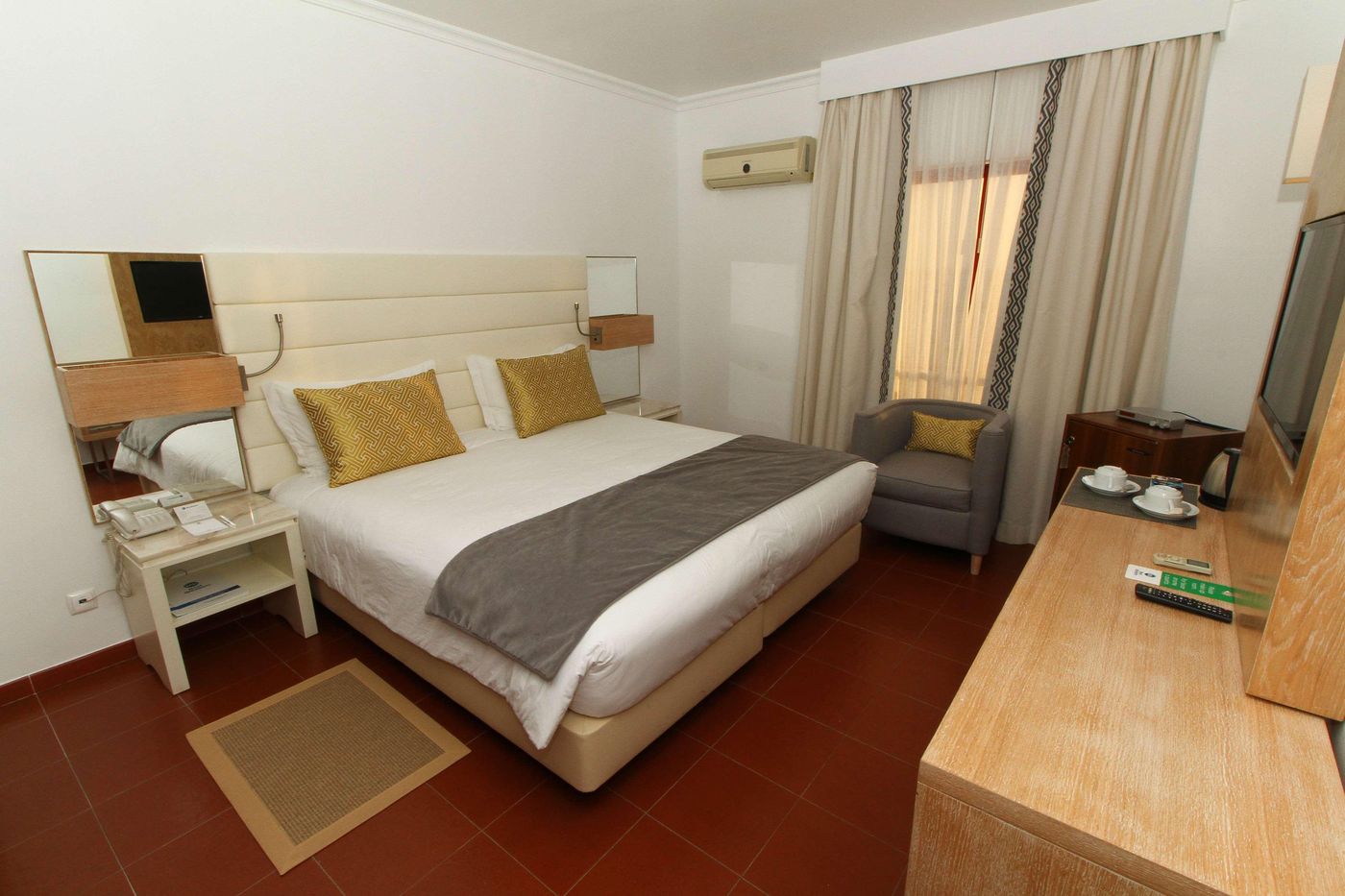Best-Western-Dom-Bernardo-Room-12