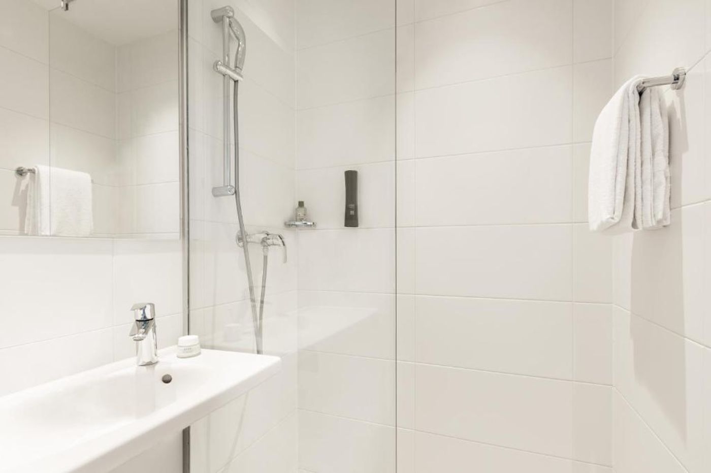 BandB Hotel Basel-Switzerland-Basel-Room-9