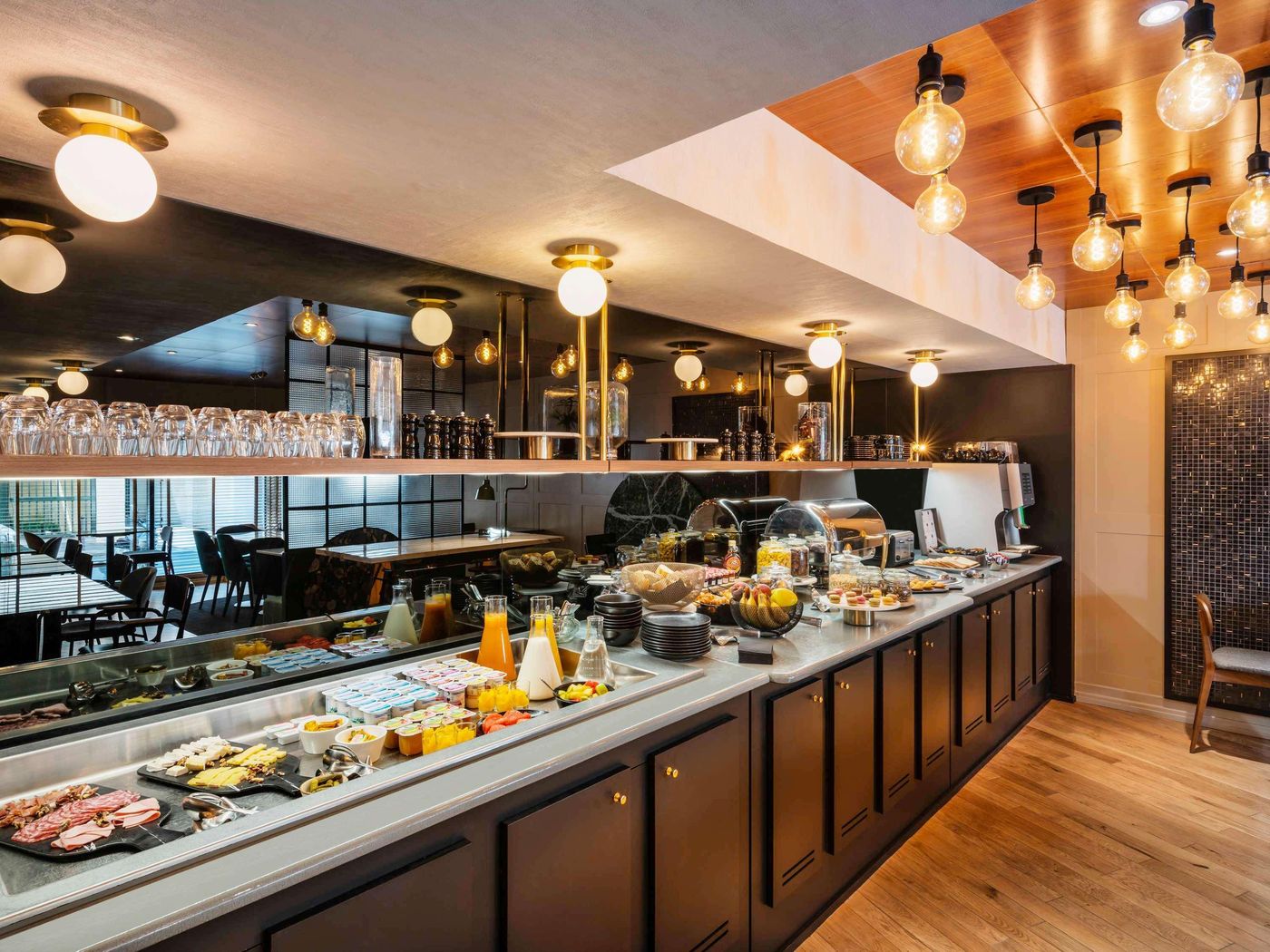 Holiday-Inn-Paris-Montparnasse-Pasteur-General-view-41