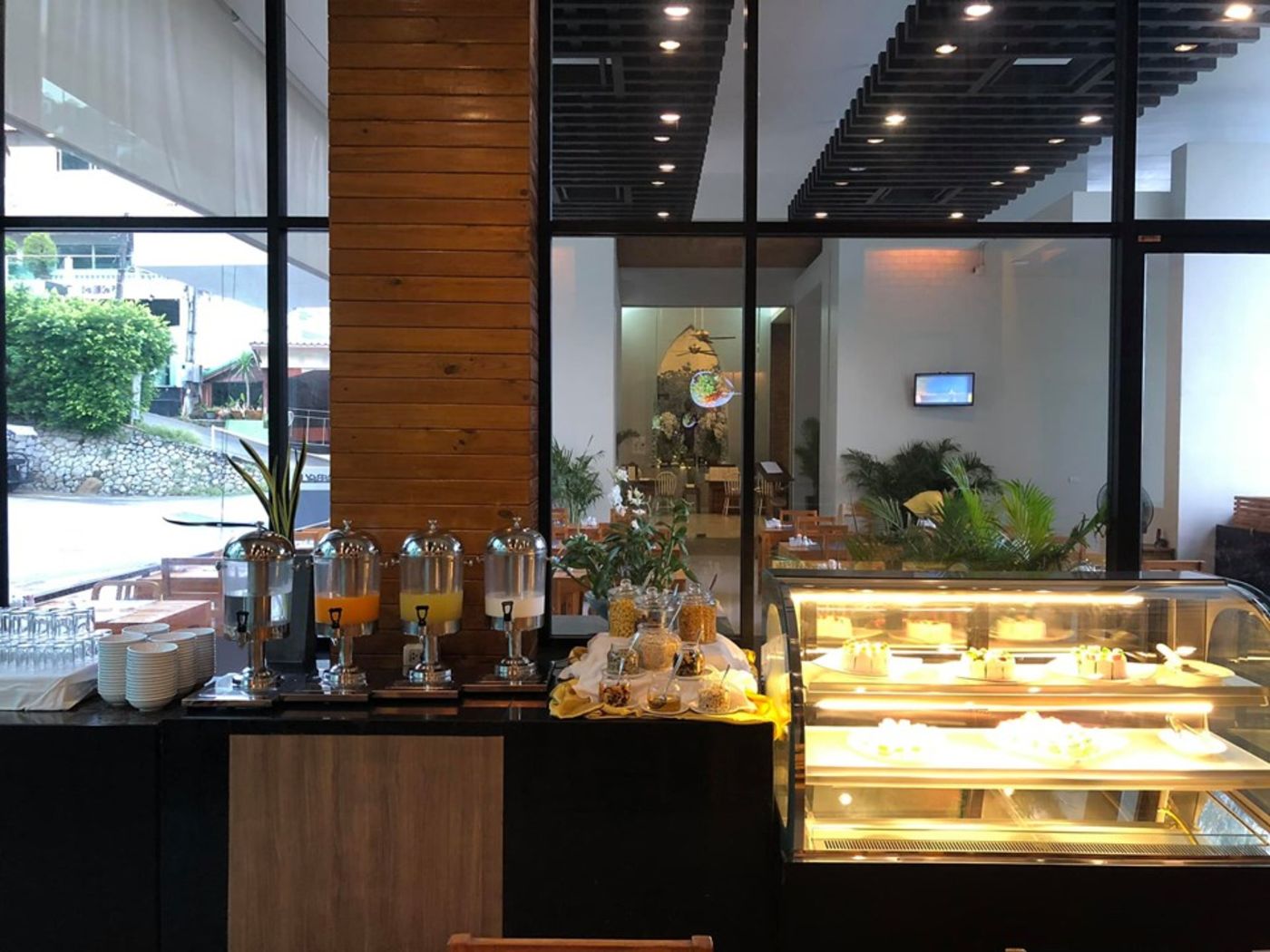 Sugar-Palm-Grand--Hillside-Restaurant-58