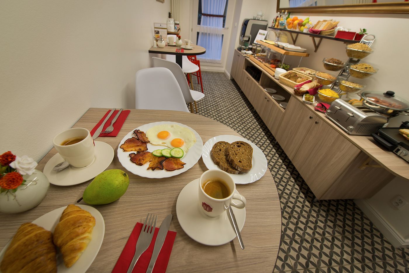 Suite-Home-Prague-Restaurant-30