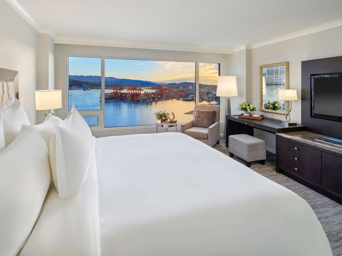 Fairmont-Waterfront-Room-28