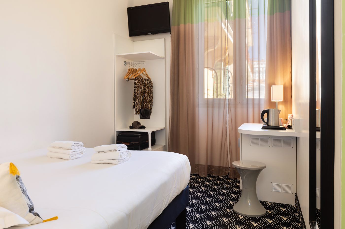 Hotel-Byakko-Nice-Centre-Room-37