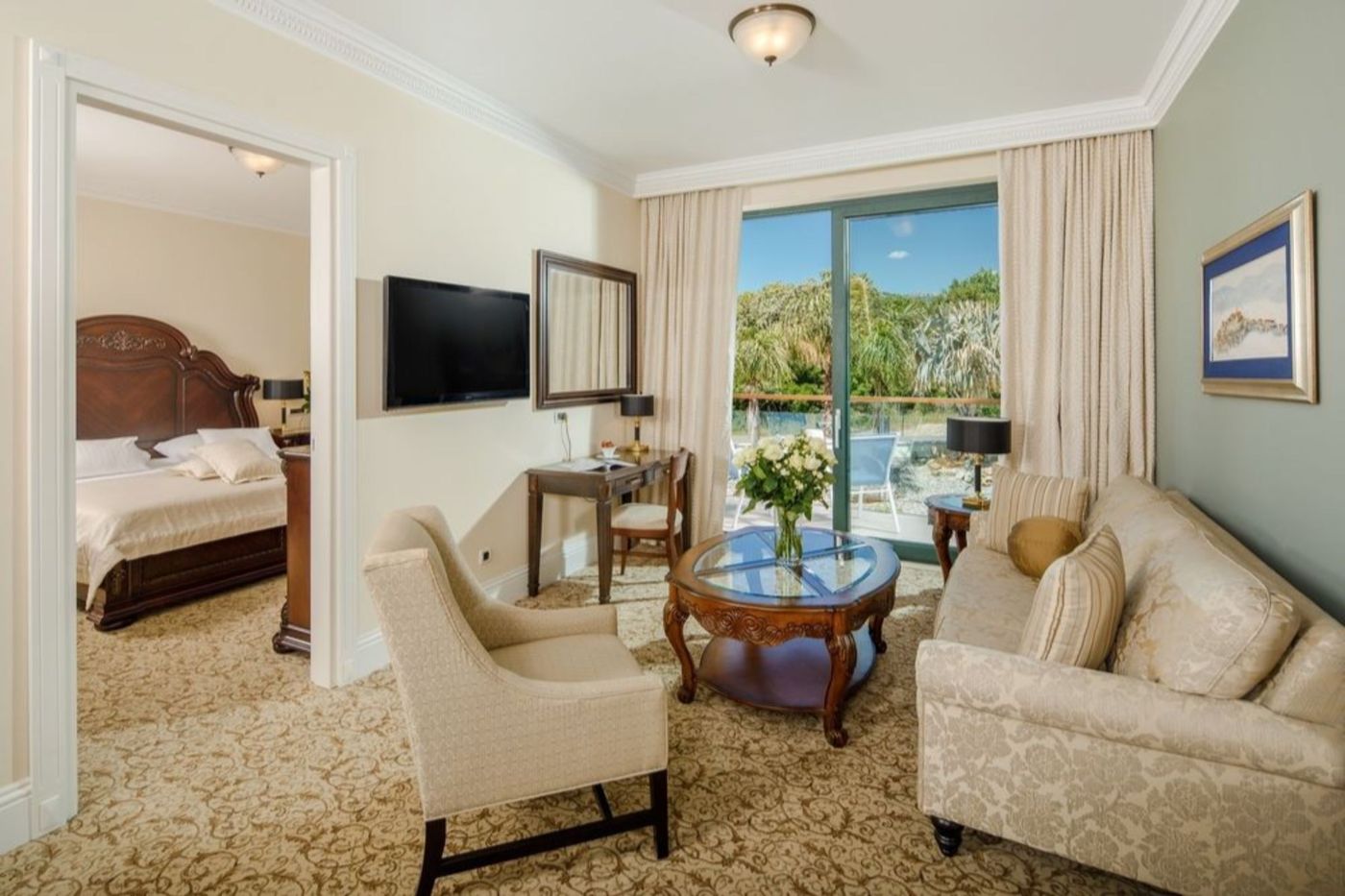 Royal-Princess-Room-11