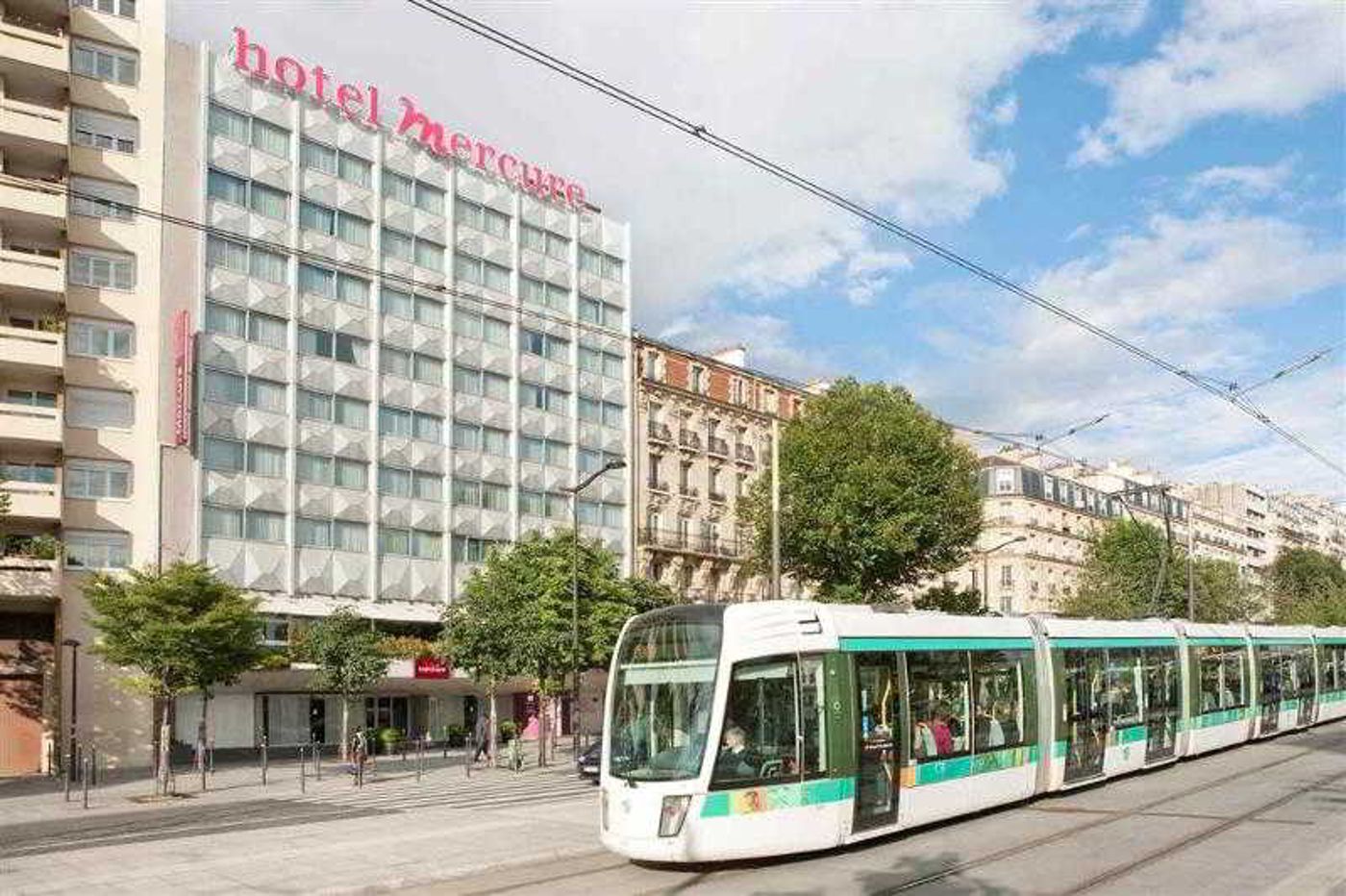 Hotel-Mercure-Paris-Vaugirard-Porte-de-Versailles-General-view-9