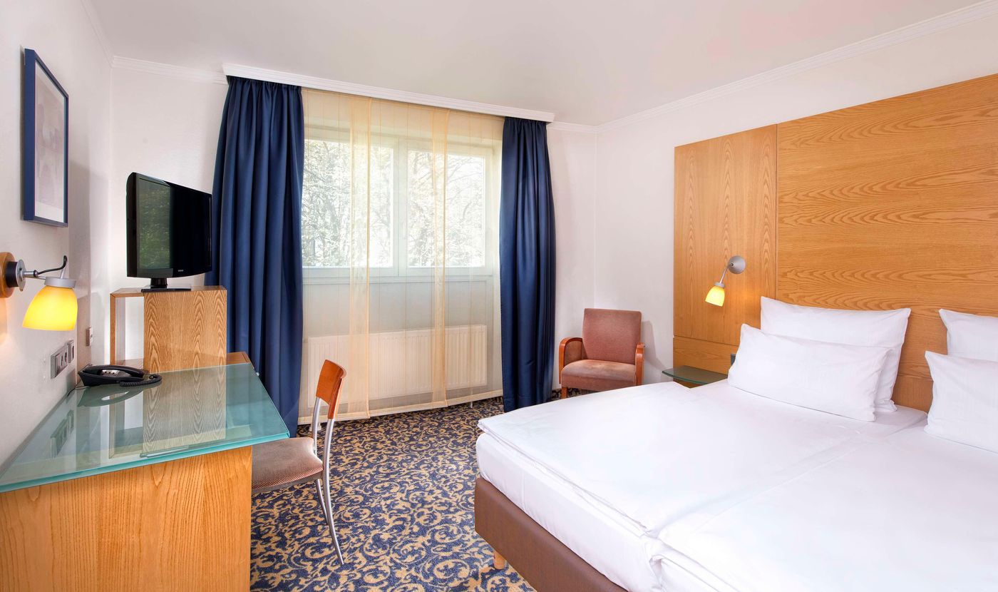 Best-Western-Hotel-Kantstrasse-Berlin-Room-17