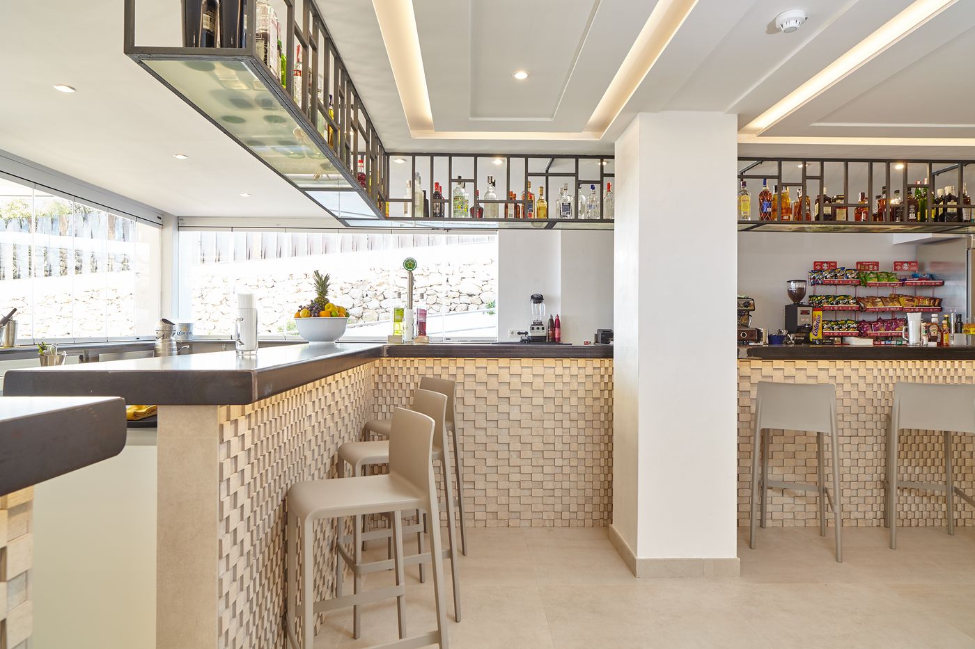 Sol-Bahia-Ibiza-Suites-Bar-28