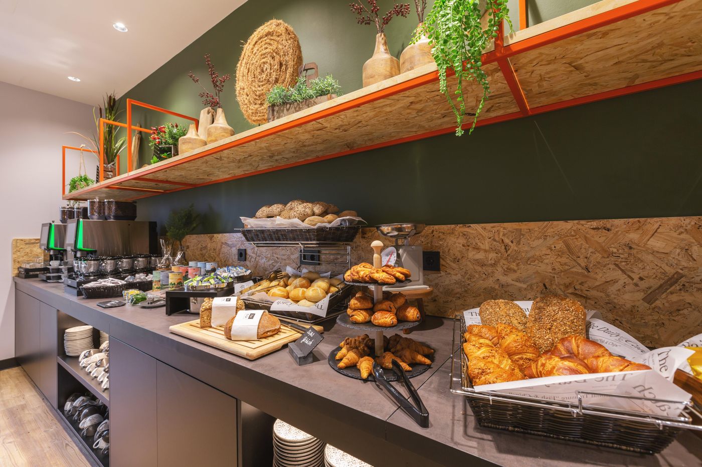 Holiday-Inn---The-Niu--Amity-Potsdam-Restaurant-32