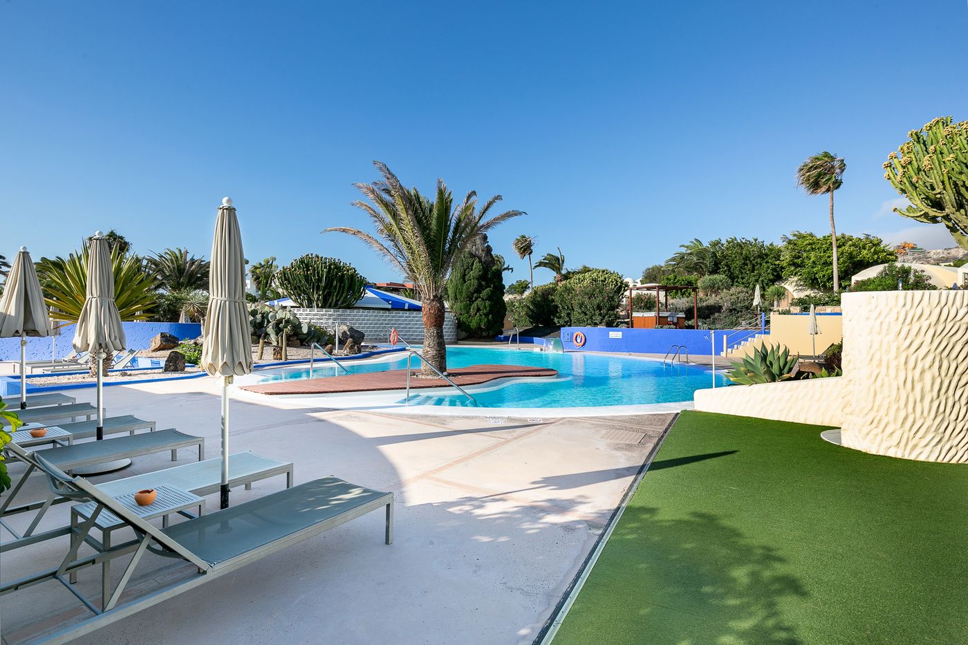 Risco-del-Gato-Suites-LIVVO-Senses-Collection-Pool-5