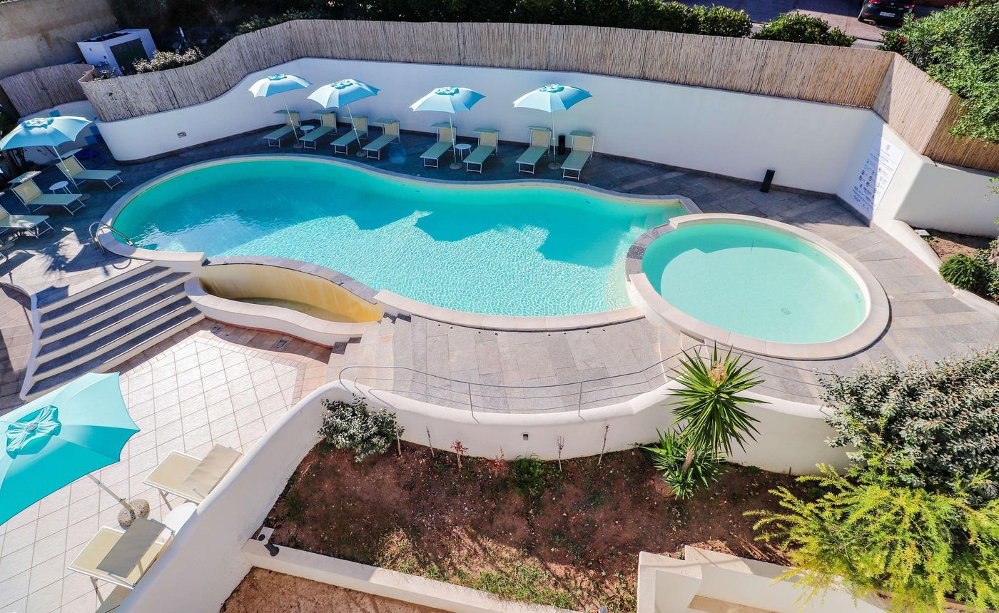 Best-Western-Hotel-Blumarea-Pool-2