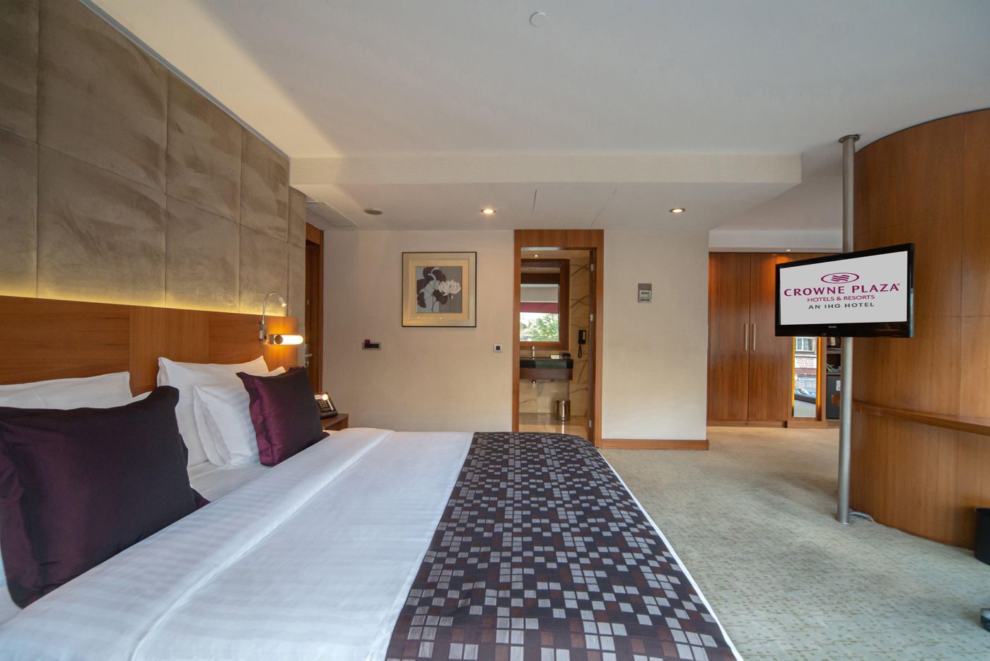 Crowne-Plaza-Harbiye-Room-27