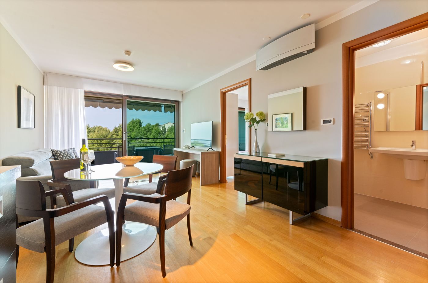 The-Residence-Room-36