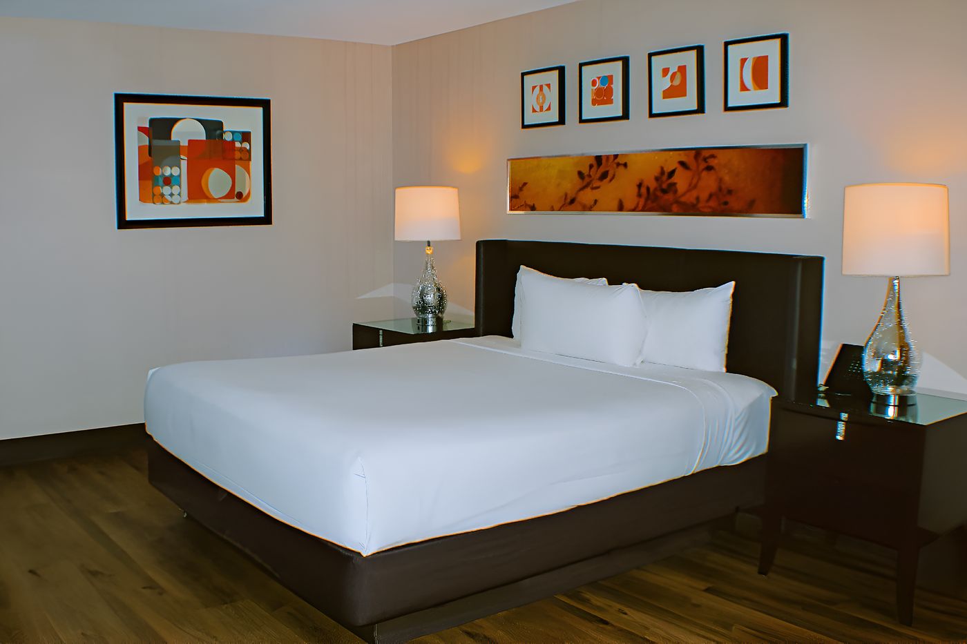 Circus-Circus-Las-Vegas-Hotel-Room-11