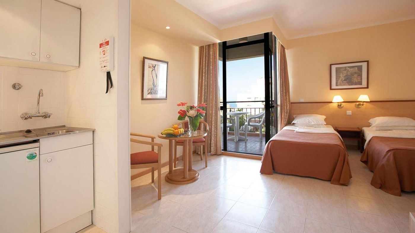 Dorisol-Mimosa-Room-25