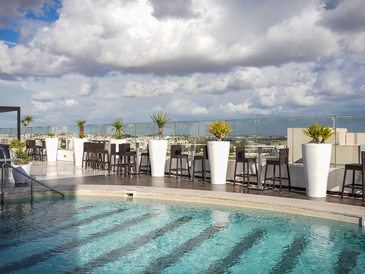 Novotel-Tunis-Pool-15