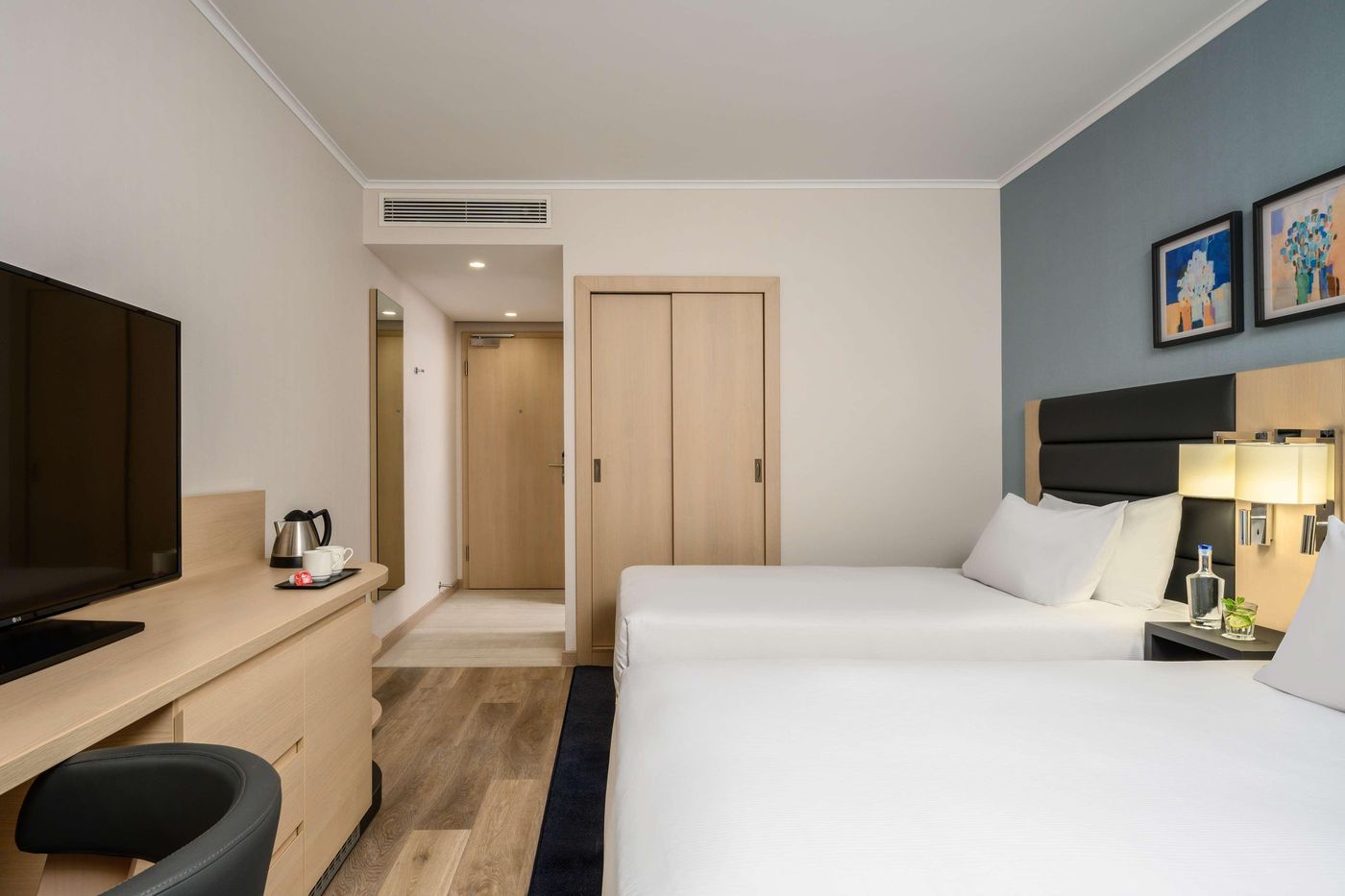 Hilton-Garden-Inn-Budapest-City-Centre-Room-26