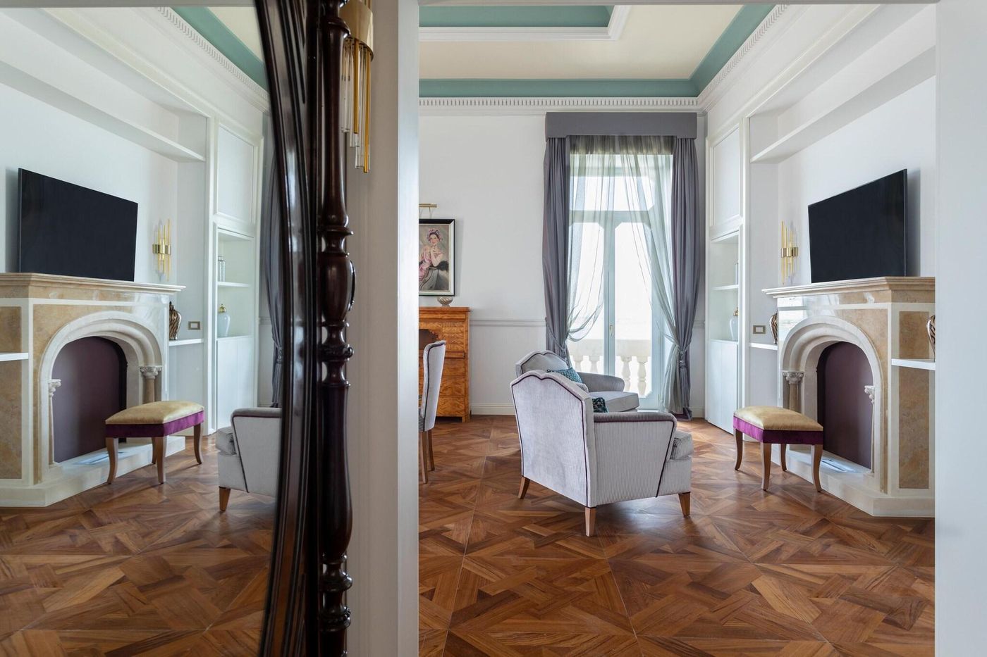 Des-Etrangers-Hotel---Spa-Room-25