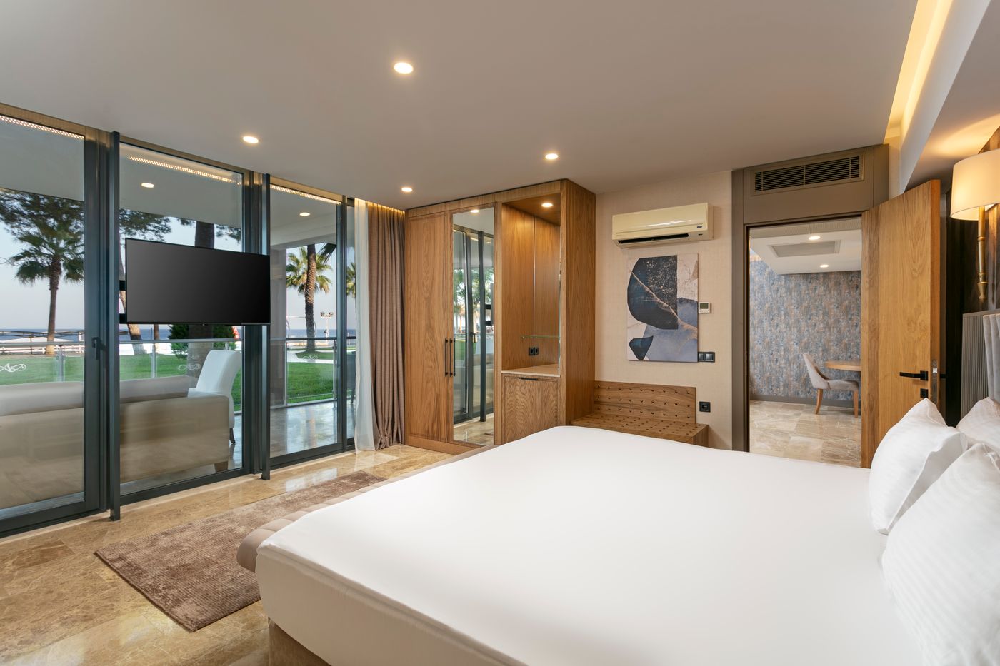 Alva-Donna-World-Palace-Hotel-Room-30