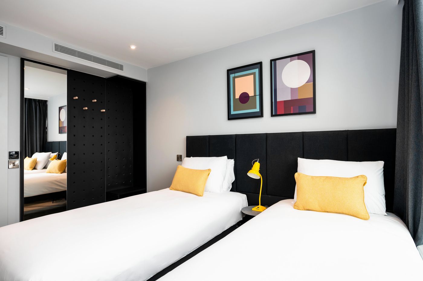 Staycity-Aparthotels-Tivoli-Room-39