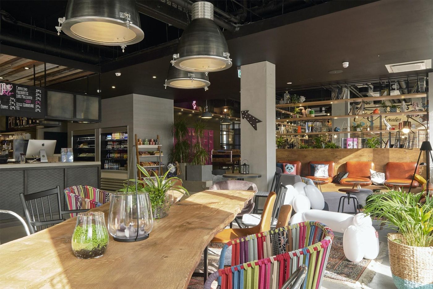 Moxy-Berlin-Humboldthain-Park-Bar-10