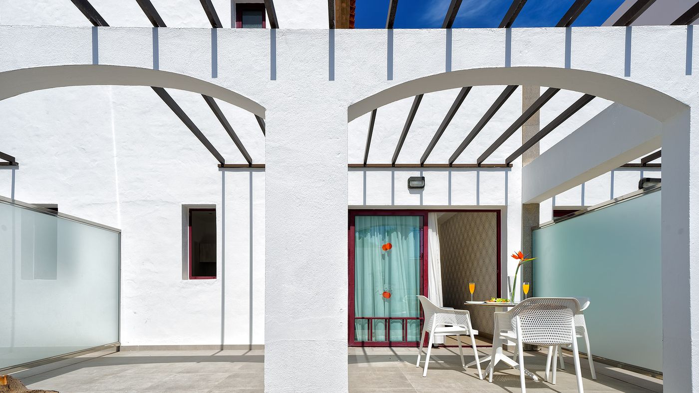 Broncemar-Beach-Room-50