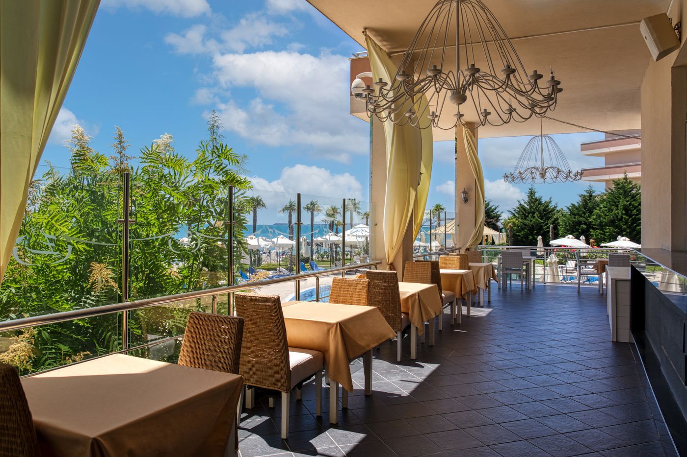 MPM Hotel Zornitza Sands and SPA