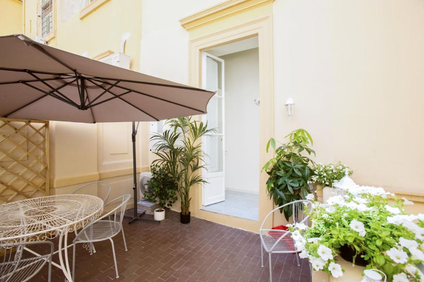 Hotel-Regina-Elena-Lobby-2