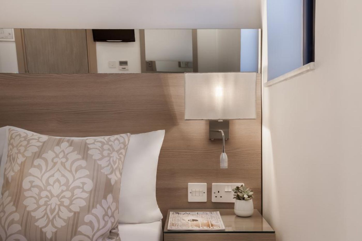 The-Plaza-and-Plaza-Regency-Hotels-Room-24