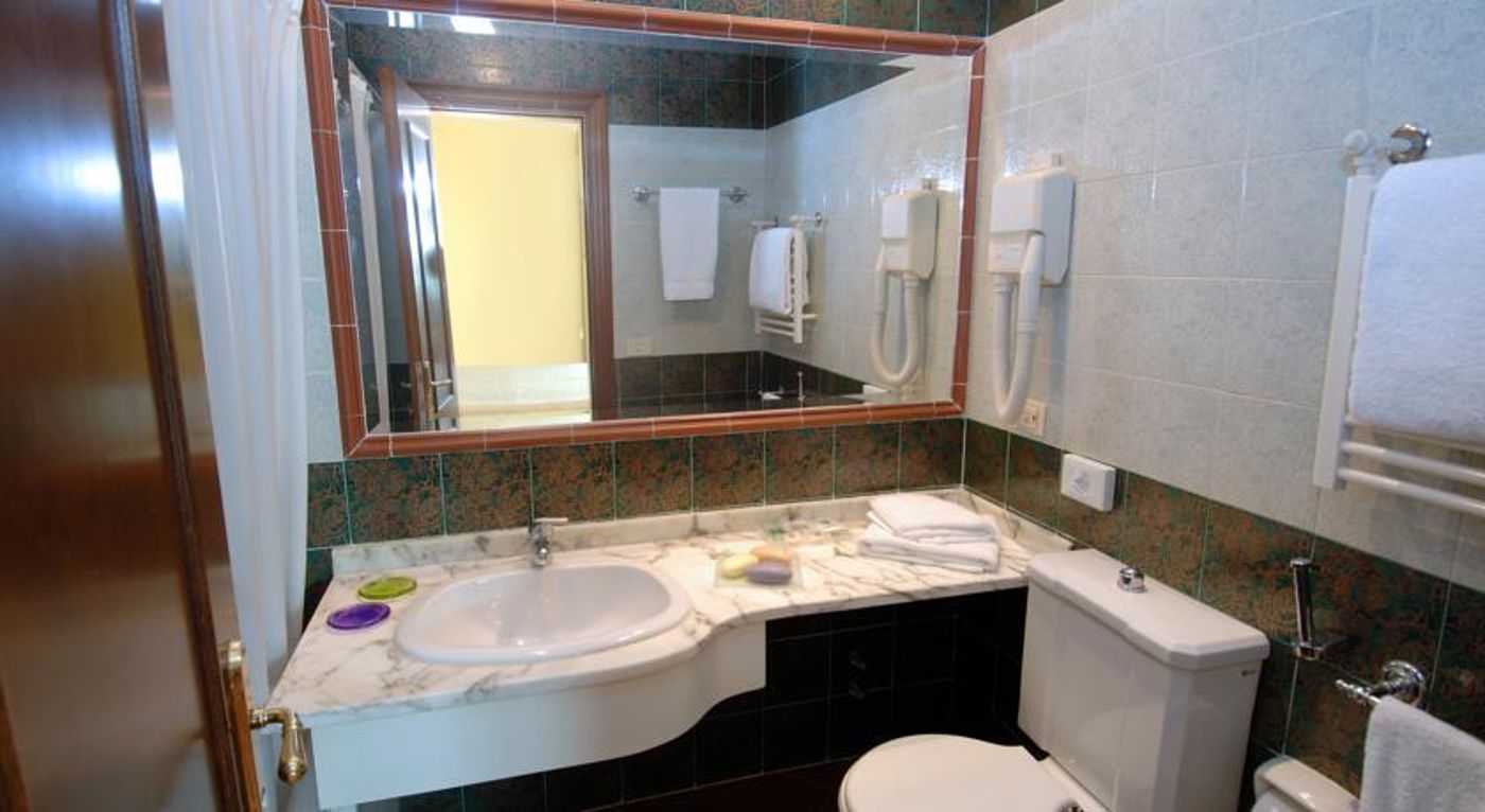 Malaspina-Room-9