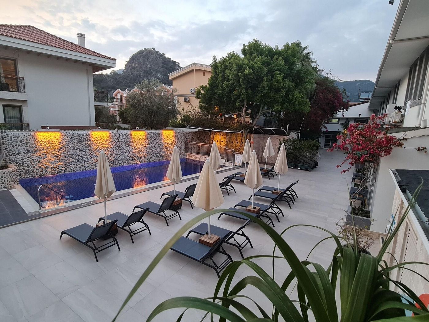 Tonoz-Beach-Hotel-Pool-80