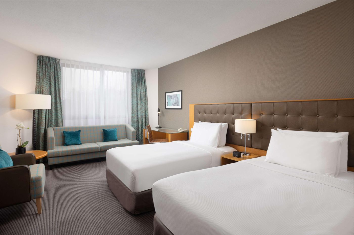 Doubletree-By-Hilton-Luxembourg-Room-21