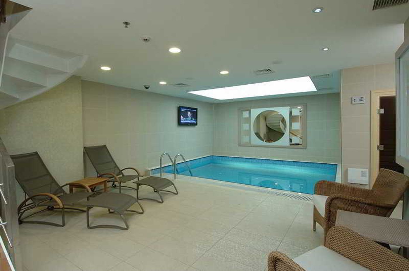 Eresin-Taxim-Premier-Pool-28