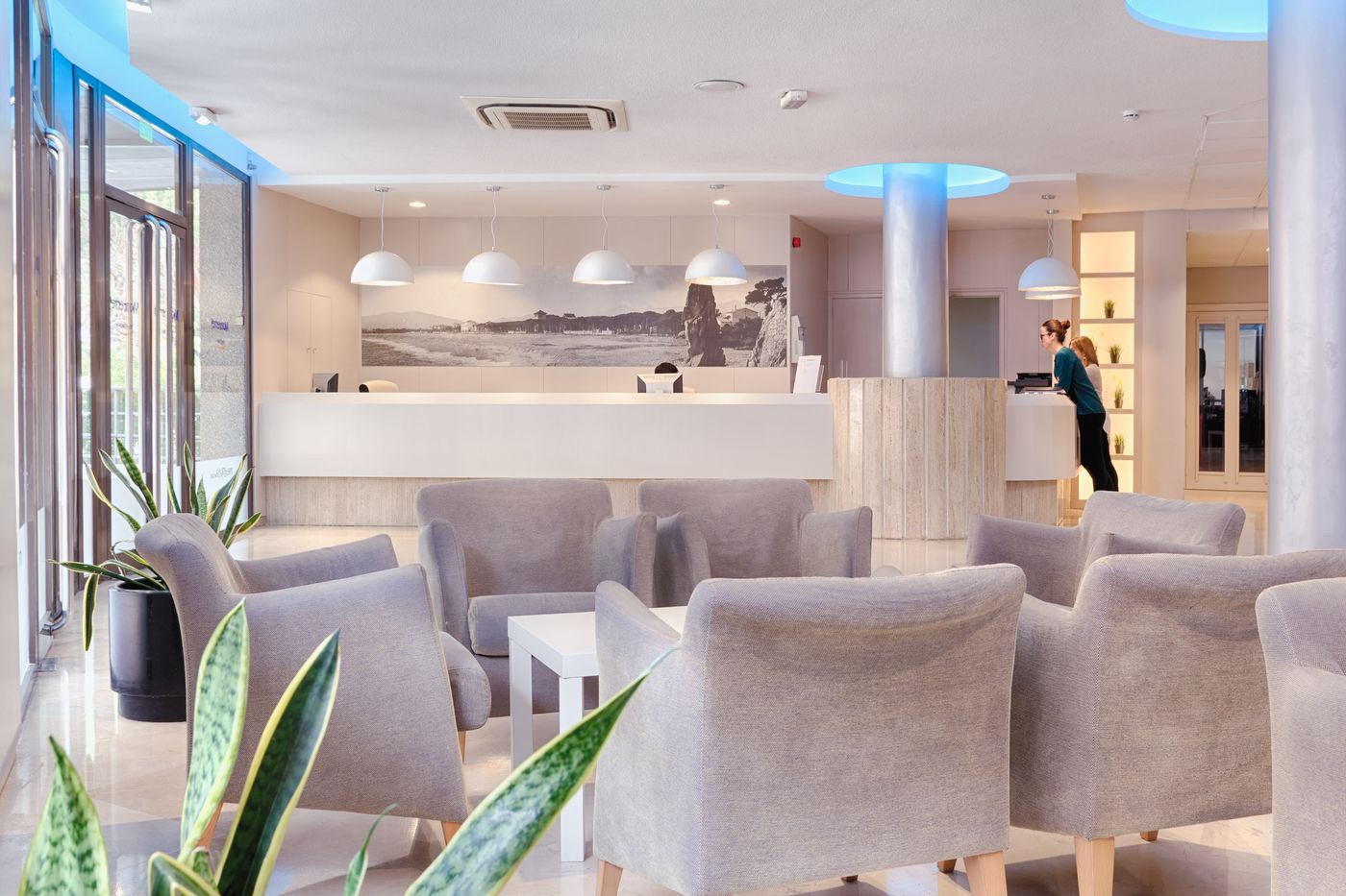 MedPlaya-Hotel-Monterrey-Lobby-23