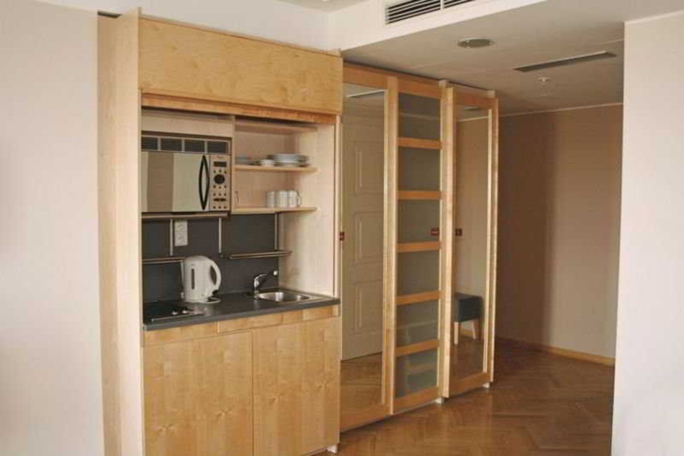 EA-Hotel-Julis-Room-31