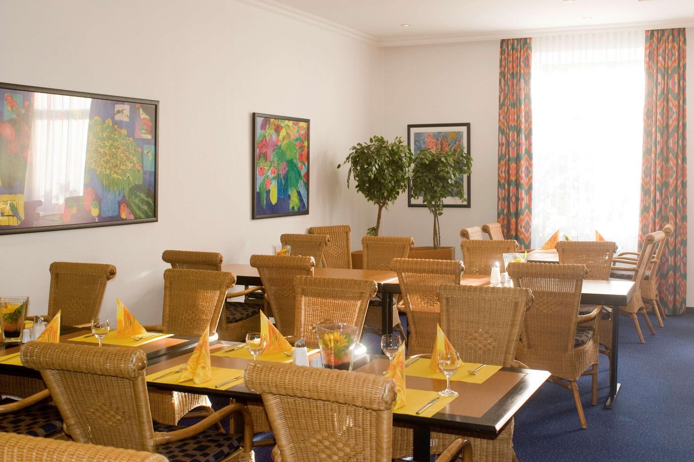 Best Western Plaza Hotel Grevenbroich - Germany - Grevenbroich - Restaurant - 1