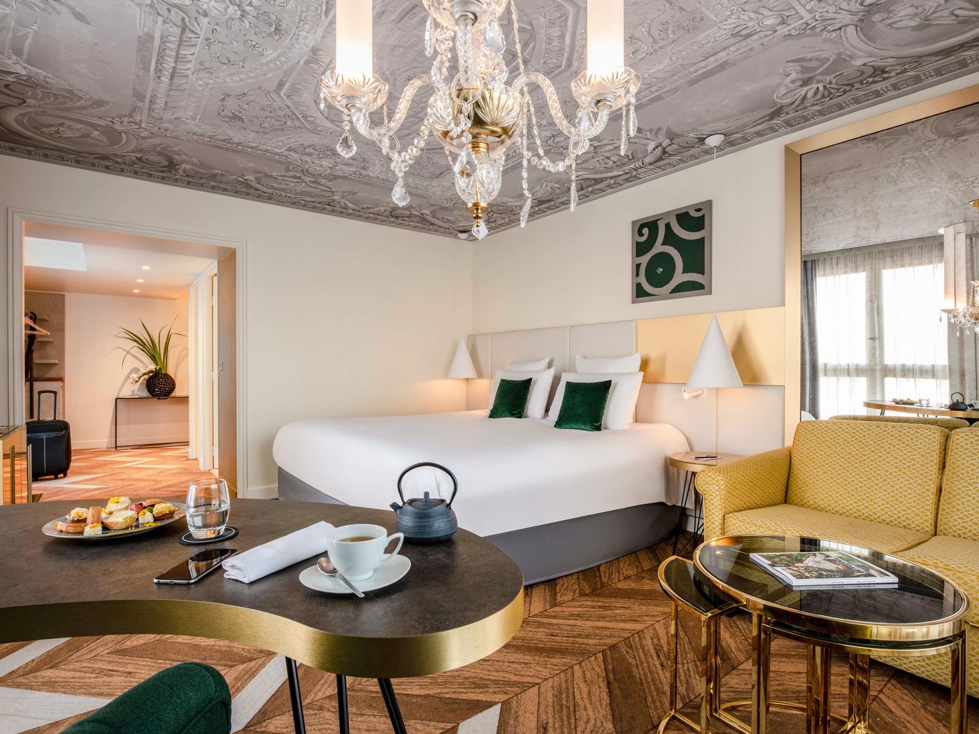 Le-Louis-Versailles-Chateau-Room-4