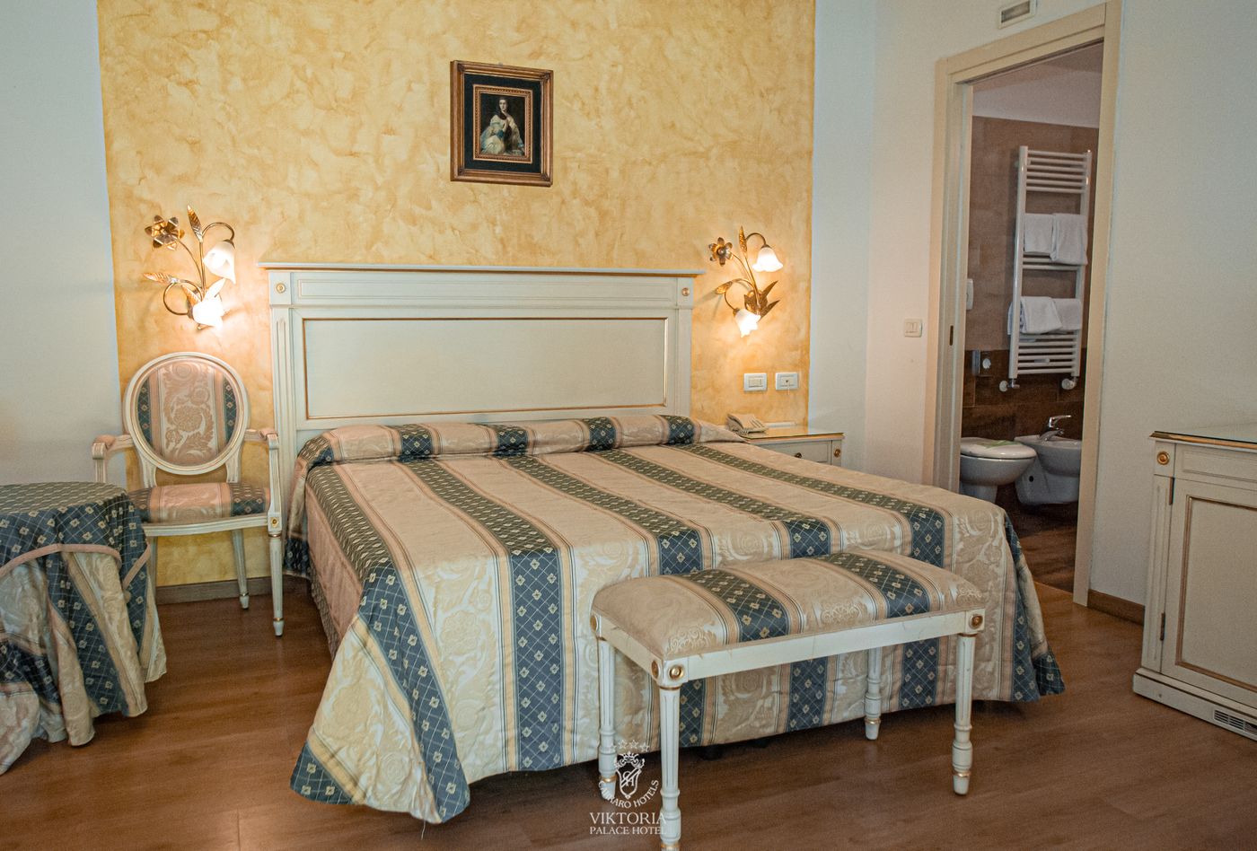 Viktoria-Palace-Room-18