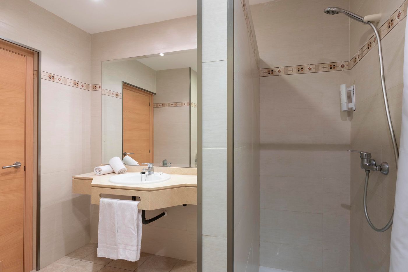 Hotel-Club-Palia-La-Roca-Room-19