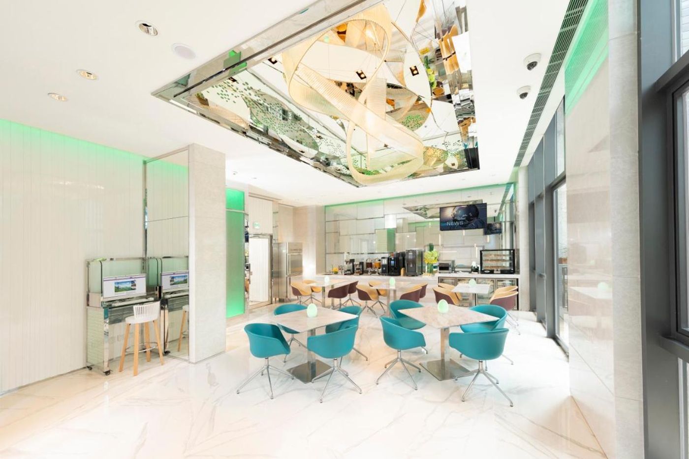 iclub-AMTD-Sheung-Wan-Hotel-Room-6